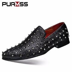 Brand Men Casual Shoes 2018 New Men Slip On Loafers Metal Sign Boat Shoes Patent Men Flats Leather Shoes Men