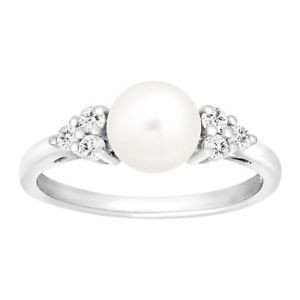 Freshwater Pearl & 1/4 ct White Topaz Ring in Sterling Silver