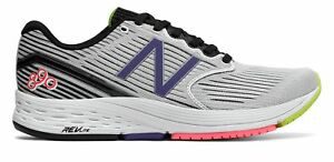 New Balance Women's 890V6 Shoes White With Black & Blue