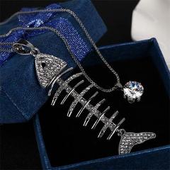 MINHIN New Arrival Fashion Fish Bone Design Pendant Necklace Personality Synthetic Rhinestone Decoration Jewelry