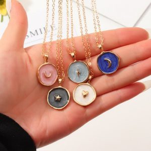 Simple Enamel Stars Moon Heart Round Pendant Necklace for Women Fashion Gold Color Coin Statement Choker Necklace Jewelry Girls