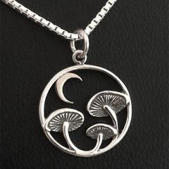 1Pcs Vintage Crescent Mushroom Pendant Necklace Womens Necklace Girls Lucky Gift Jewelry