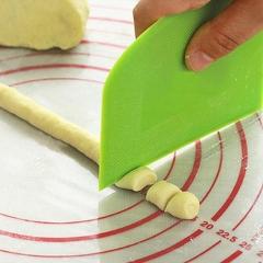 1PC Dough Cutter Cream Smooth Cake Spatula Cutter Kitchen Butter Knife Cake Cream Scraper Cake Spatula Baking Pastry Tools