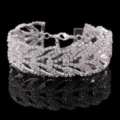 MINHIN Ladies Charm Bracelet Wedding Full Rhinestone Wrist Bangles Sparkling Hollow Wrist Bracelet For Womem